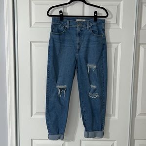 Levi’s high waisted mom jean